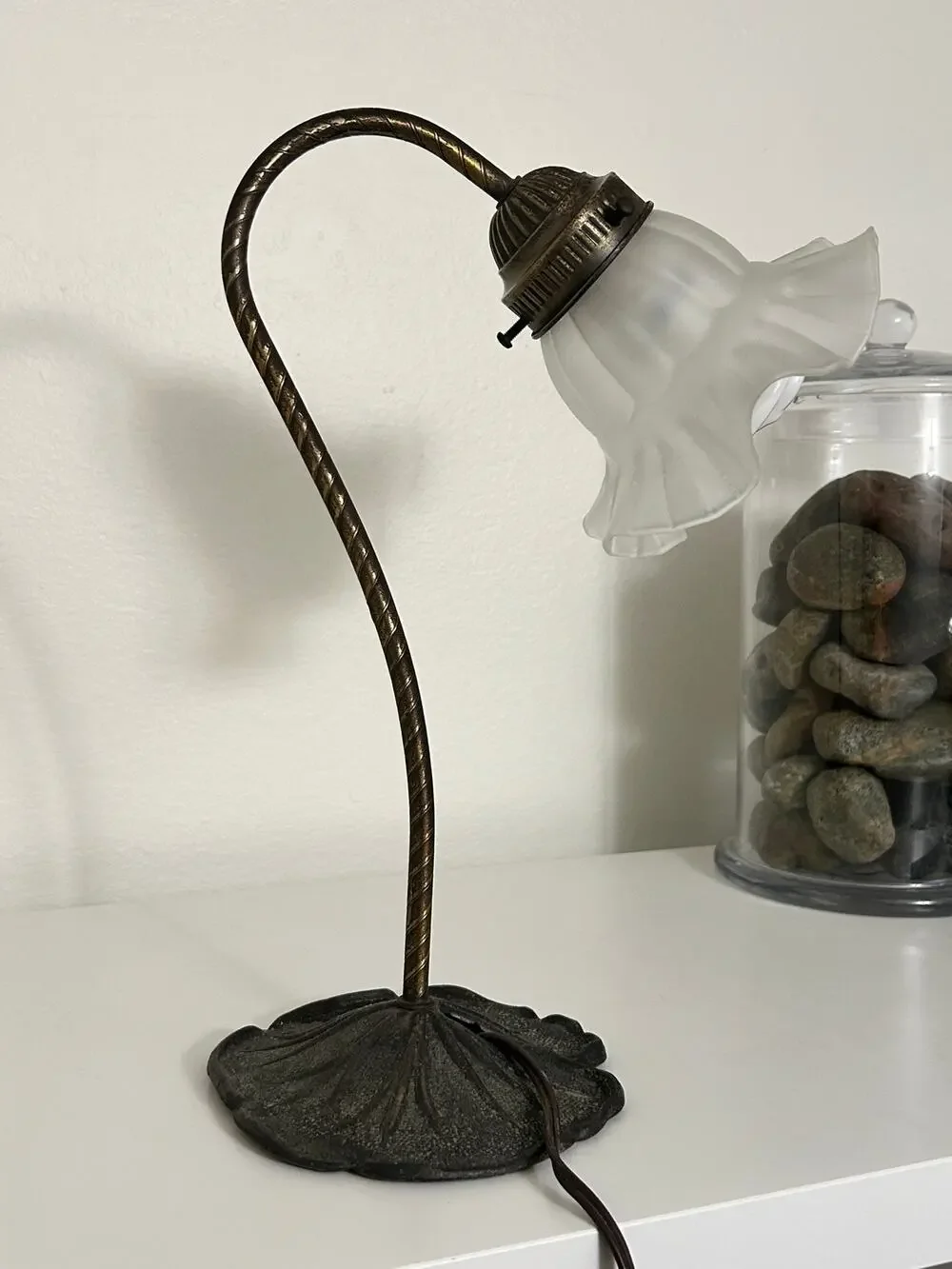 1970s VINTAGE Art Nouveau Lily Pad Gooseneck Lamp Ruffled Glass Tulip Shade